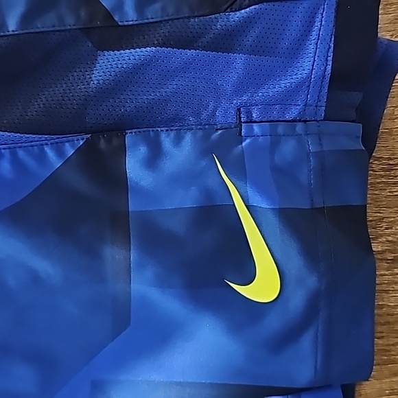 M (10/12) | Nike | boys shorts - Picture 3 of 8